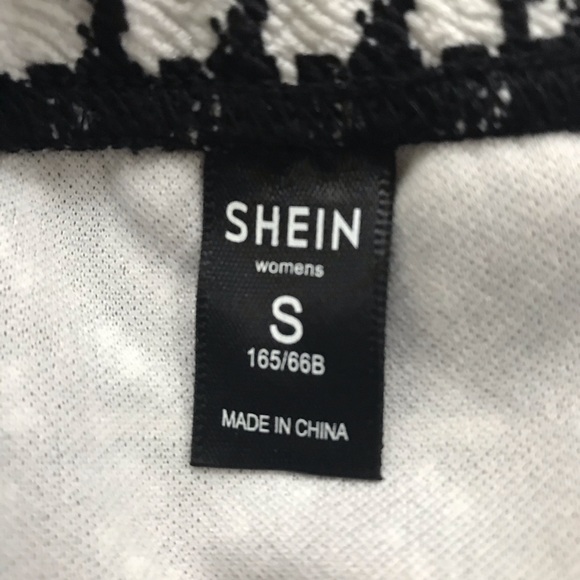 NWOT Adorable mini pencil skirt 🎀 - Picture 3 of 3